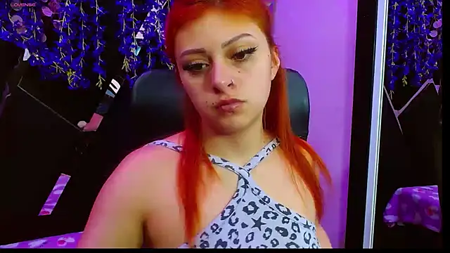 Snapshot of Emmily_Walker chatting on 3, 10, 2025 Emmily Walker online show from 3, 10, 2025