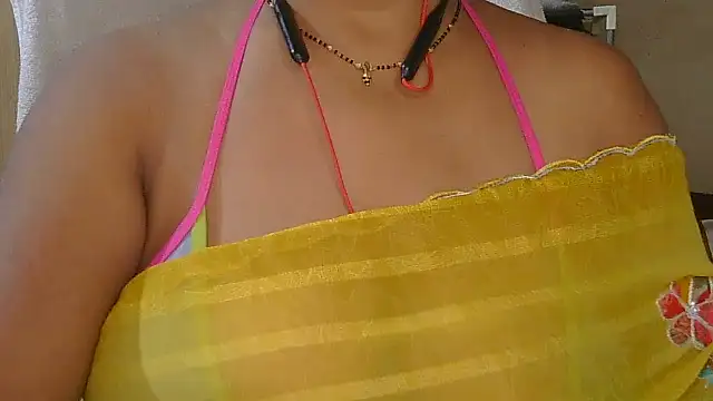 Snapshot of Cute_Ruhi99 chatting on 12, 10, 2025 Cute Ruhi99 online show from 12, 10, 2025