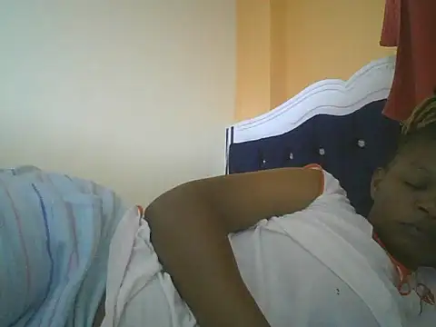 clakemmy250 online show from 4, 2, 2025