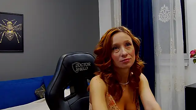 Snapshot of AnneHove chatting on 7, 2, 2025 AnneHove online show from 7, 2, 2025