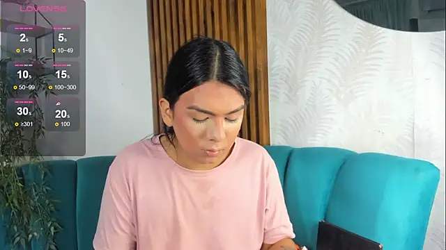 yossi peach cute online show from 2, 12, 2025