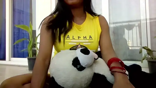 Queenhimanshi online show from 17, 10, 2025