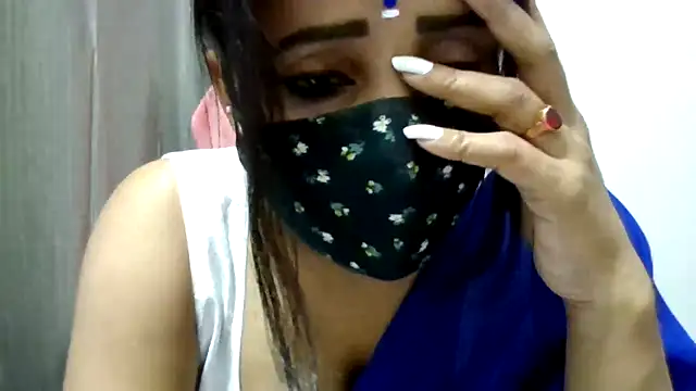 Queenhimanshi online show from 3, 11, 2025