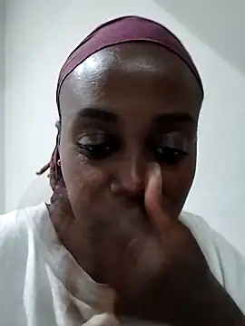 Snapshot of SlutyQueen32 chatting on 10, 10, 2025 SlutyQueen32 online show from 10, 10, 2025