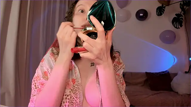 Viktoria Oliverr online show from 10, 11, 2025