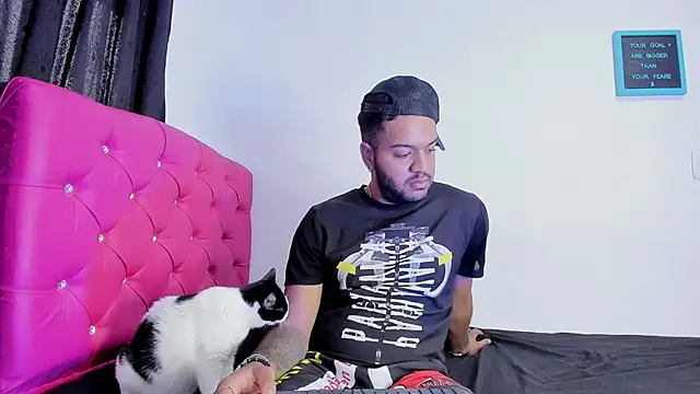 Snapshot of katia__dann chatting on 5, 1, 2025 katia dann online show from 5, 1, 2025