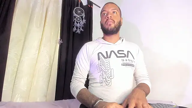 Snapshot of katia__dann chatting on 14, 9, 2025 katia dann online show from 14, 9, 2025