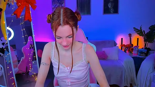 Alyssa Smitt online show from 10, 2, 2025