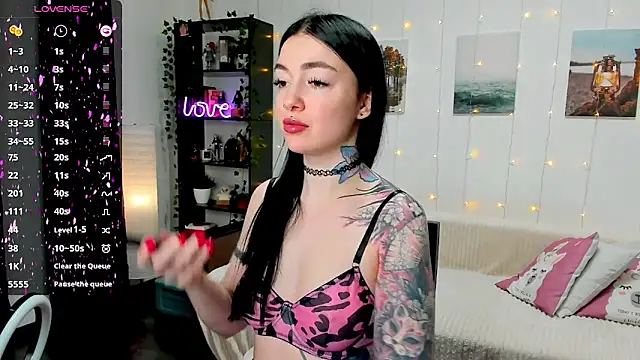 Snapshot of Magic_Allie chatting on 6, 2, 2025 Magic Allie online show from 6, 2, 2025