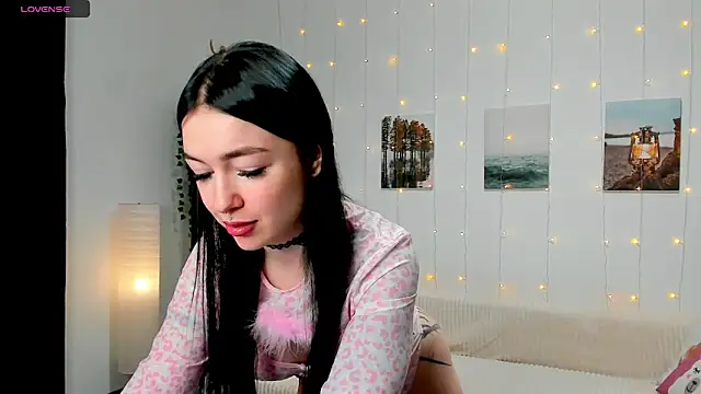 Snapshot of Magic_Allie chatting on 11, 3, 2025 Magic Allie online show from 11, 3, 2025