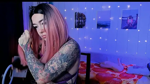 Snapshot of Magic_Allie chatting on 25, 11, 2025 Magic Allie online show from 25, 11, 2025