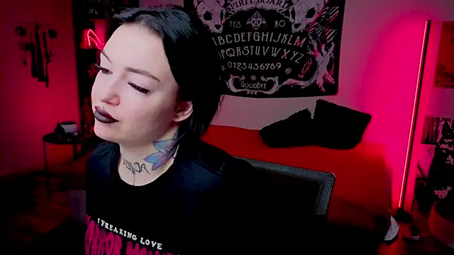 Snapshot of Magic_Allie chatting on 9, 6, 2026 Magic Allie online show from 9, 6, 2026