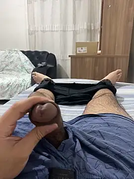 Snapshot of Metmenn7 chatting on 19, 2, 2025 Metmenn7 online show from 19, 2, 2025