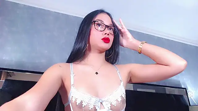 Snapshot of JasmineMoore chatting on 18, 2, 2025 JasmineMoore online show from 18, 2, 2025