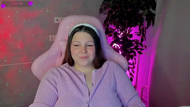 Ruth Oliver online show from 5, 1, 2025