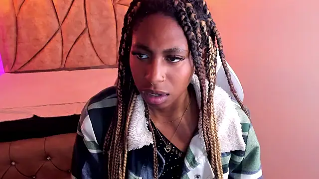 Queen perla  online show from 15, 1, 2025