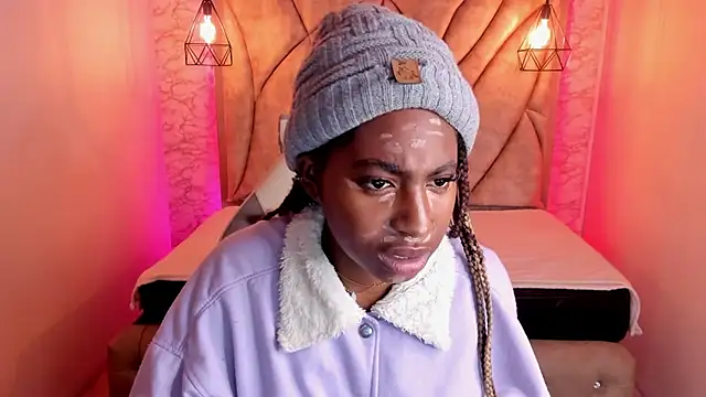 Queen perla  online show from 16, 2, 2025