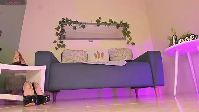 thais dreams online show from 20, 2, 2025