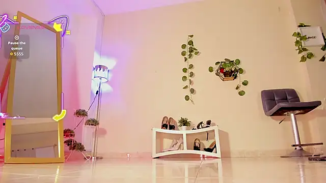 thais dreams online show from 9, 10, 2025