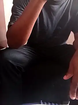 Uncletee112 online show from 18, 3, 2026