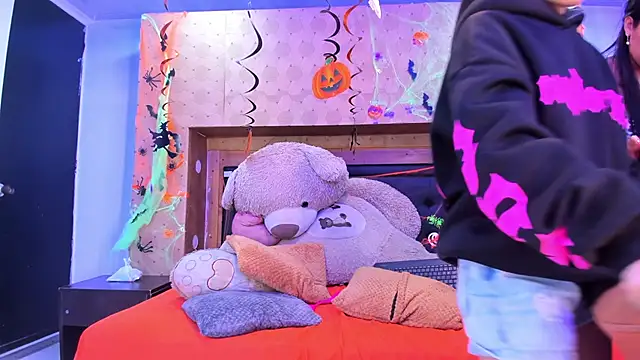 SofiAndNicol online show from 29, 10, 2025