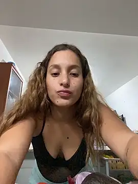 Agnescruzz online show from 3, 3, 2026