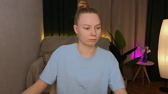 CarolynCohen   online show from 4, 2, 2025