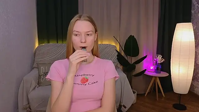 CarolynCohen   online show from 6, 2, 2025