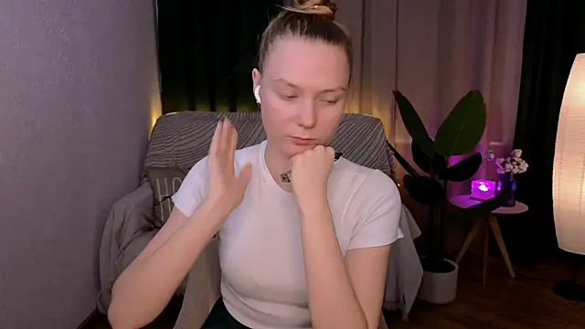 CarolynCohen   online show from 16, 2, 2025