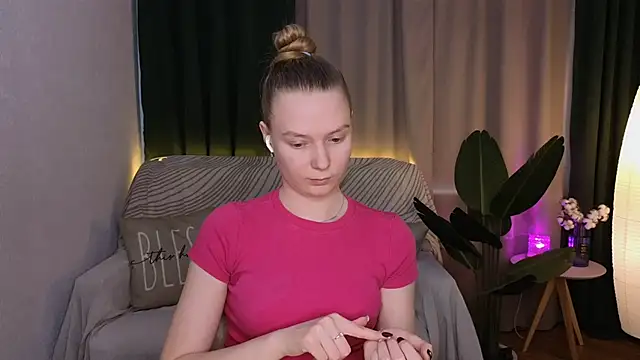 CarolynCohen   online show from 11, 3, 2025