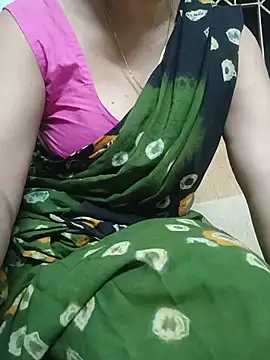 Snapshot of Rosy-B chatting on 5, 8, 2026 Rosy-B online show from 5, 8, 2026