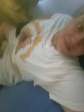 Snapshot of Off_the_Lesh chatting on 19, 11, 2025 Off the Lesh online show from 19, 11, 2025