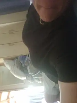 Snapshot of Off_the_Lesh chatting on 21, 11, 2025 Off the Lesh online show from 21, 11, 2025