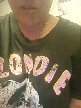 Snapshot of Off_the_Lesh chatting on 22, 11, 2025 Off the Lesh online show from 22, 11, 2025