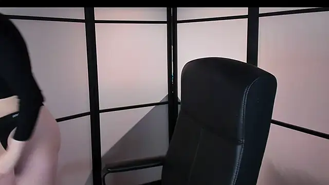 Snapshot of Goddess-Rose chatting on 12, 1, 2025 Goddess-Rose online show from 12, 1, 2025