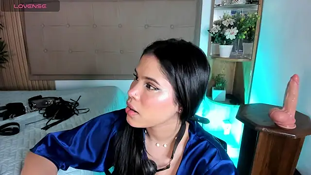 Natasha  Sccott online show from 28, 1, 2025