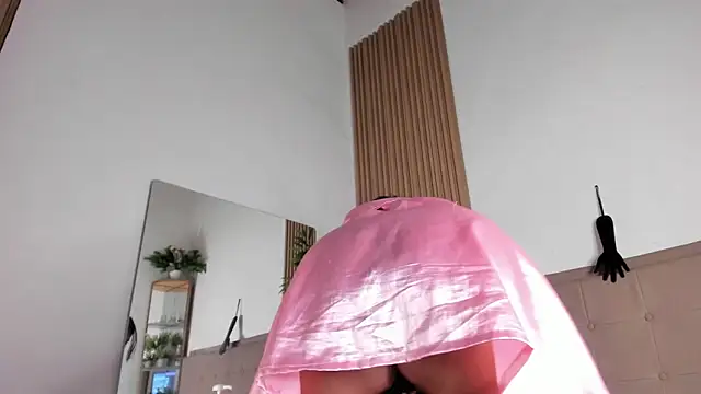 Natasha  Sccott online show from 11, 3, 2025