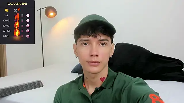 Snapshot of badboy_one_ chatting on 29, 1, 2025 badboy one online show from 29, 1, 2025