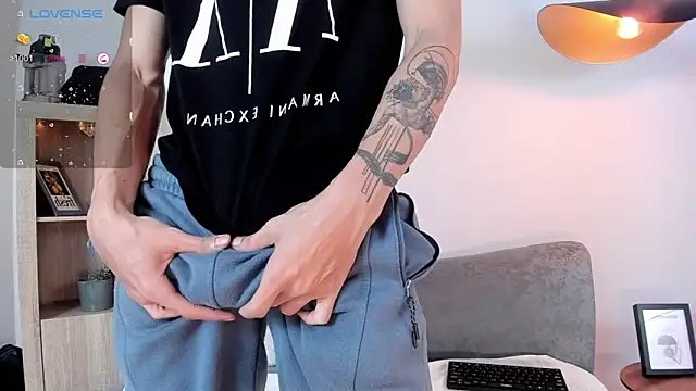 Snapshot of badboy_one_ chatting on 25, 10, 2025 badboy one online show from 25, 10, 2025