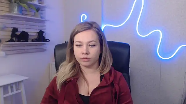 holly xglam online show from 20, 1, 2025