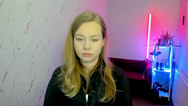 holly xglam online show from 30, 11, 2025