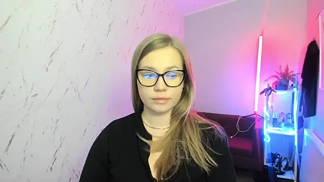 holly xglam online show from 21, 12, 2025