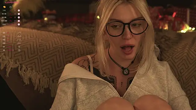 LinaKinky online show from 5, 1, 2025