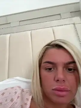 IrishTeenBarbie69 online show from 27, 3, 2026