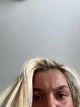 IrishTeenBarbie69 online show from 5, 4, 2026