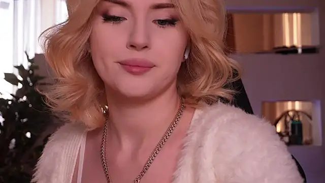 Chriss Fox online show from 12, 4, 2026