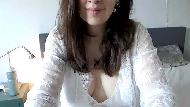 Ella Next Door online show from 3, 3, 2025