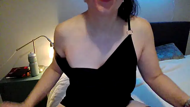 Ella Next Door online show from 18, 3, 2025