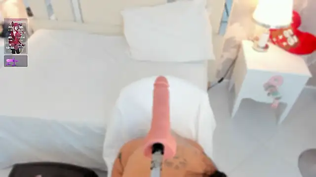 Miliaangeles online show from 4, 2, 2026