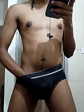 Snapshot of JerryJerome01 chatting on 21, 11, 2025 JerryJerome01 online show from 21, 11, 2025